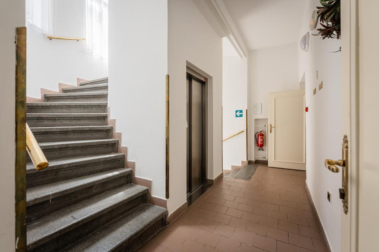 Ostaš Hotel Prag