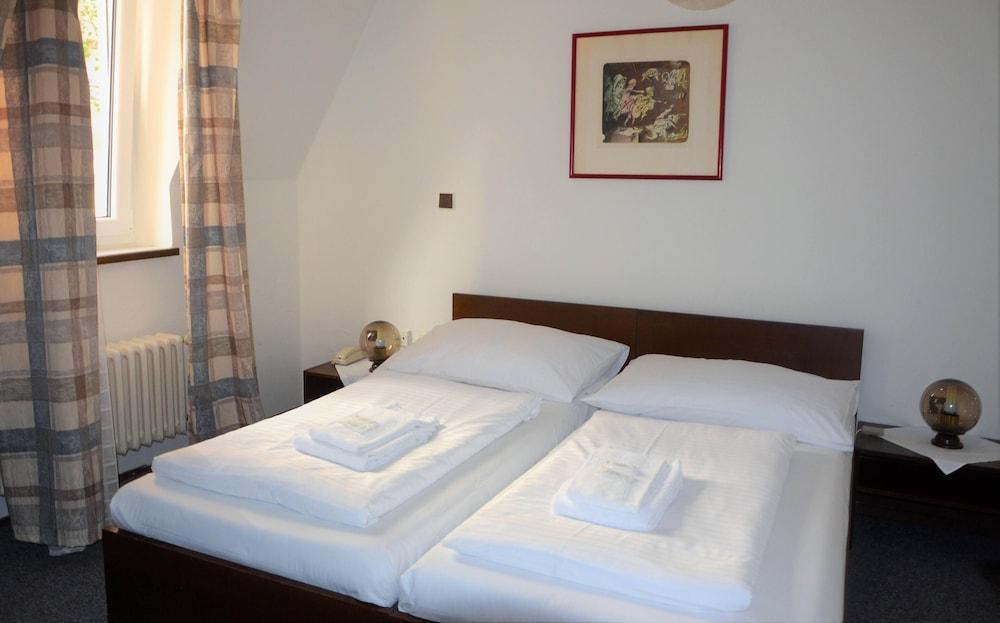Ostaš Hotel Prag