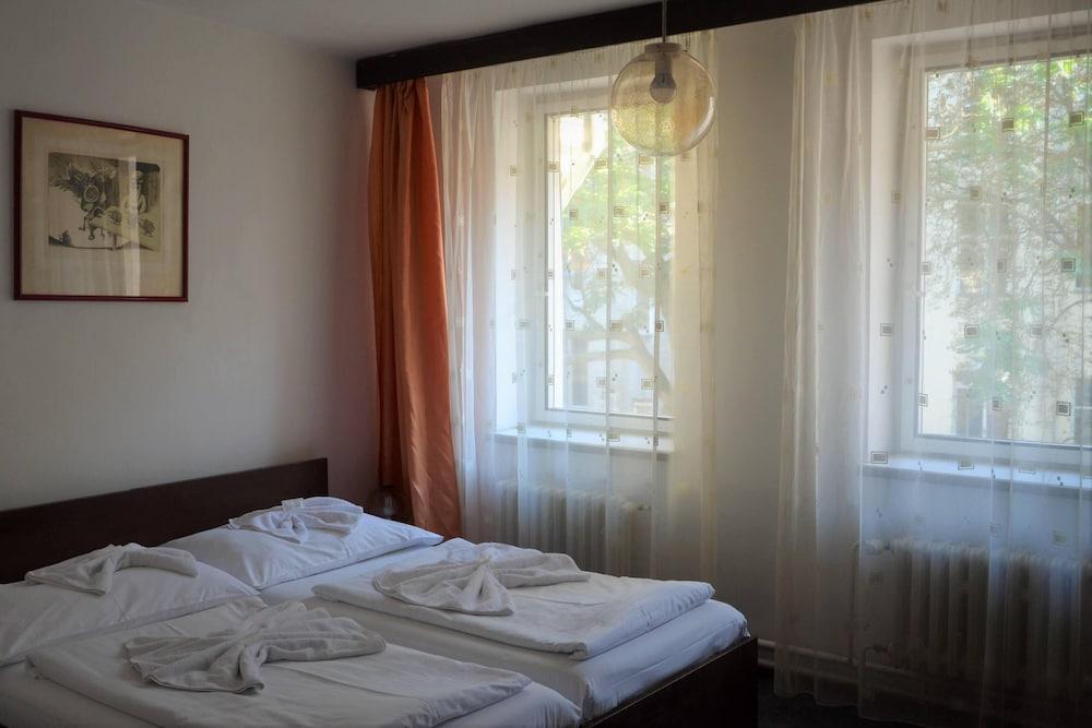 Ostaš Hotel Prag